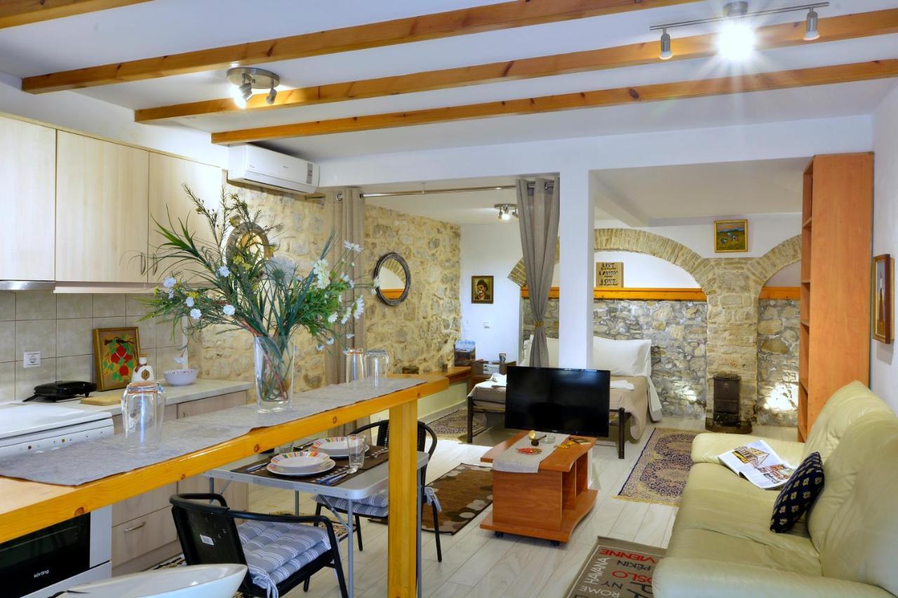 Studio In Corfu Town Exterior photo