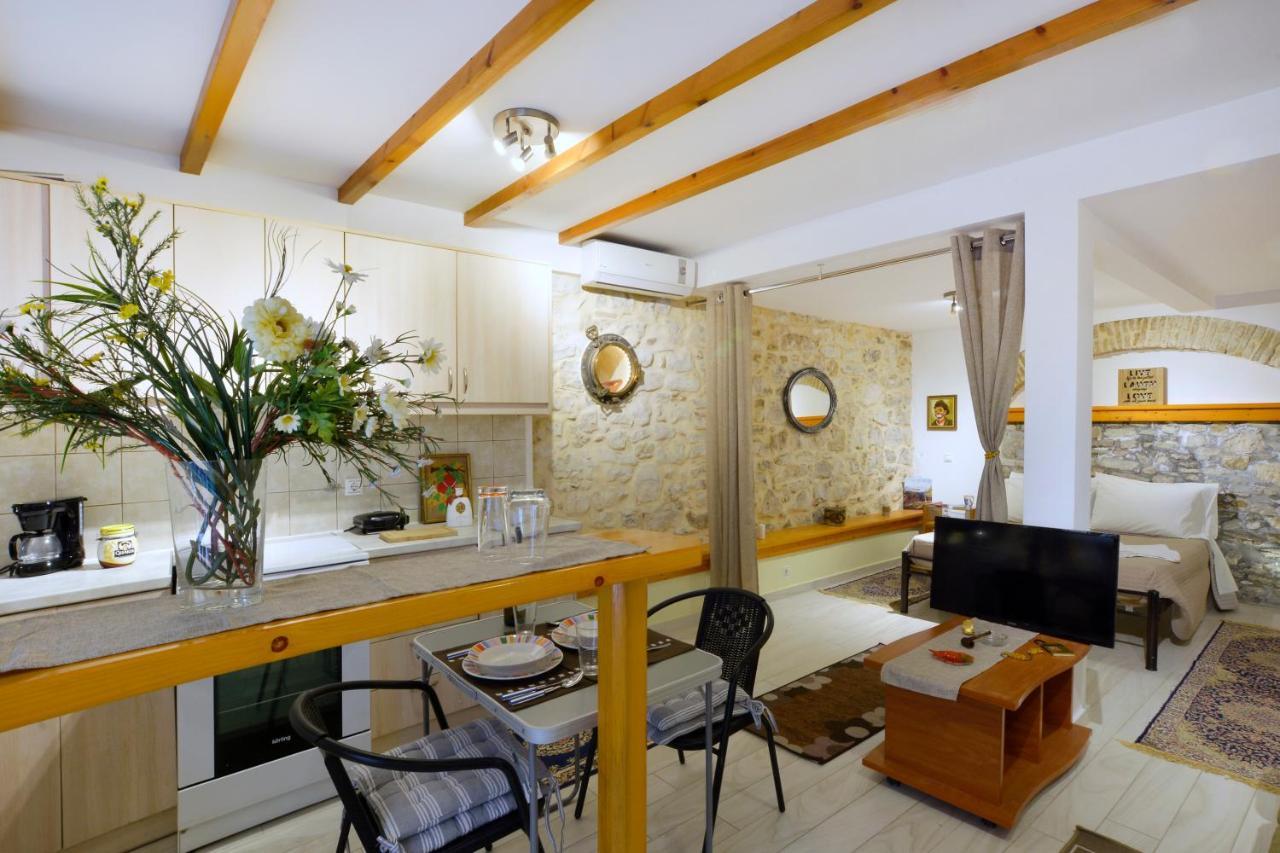 Studio In Corfu Town Exterior photo