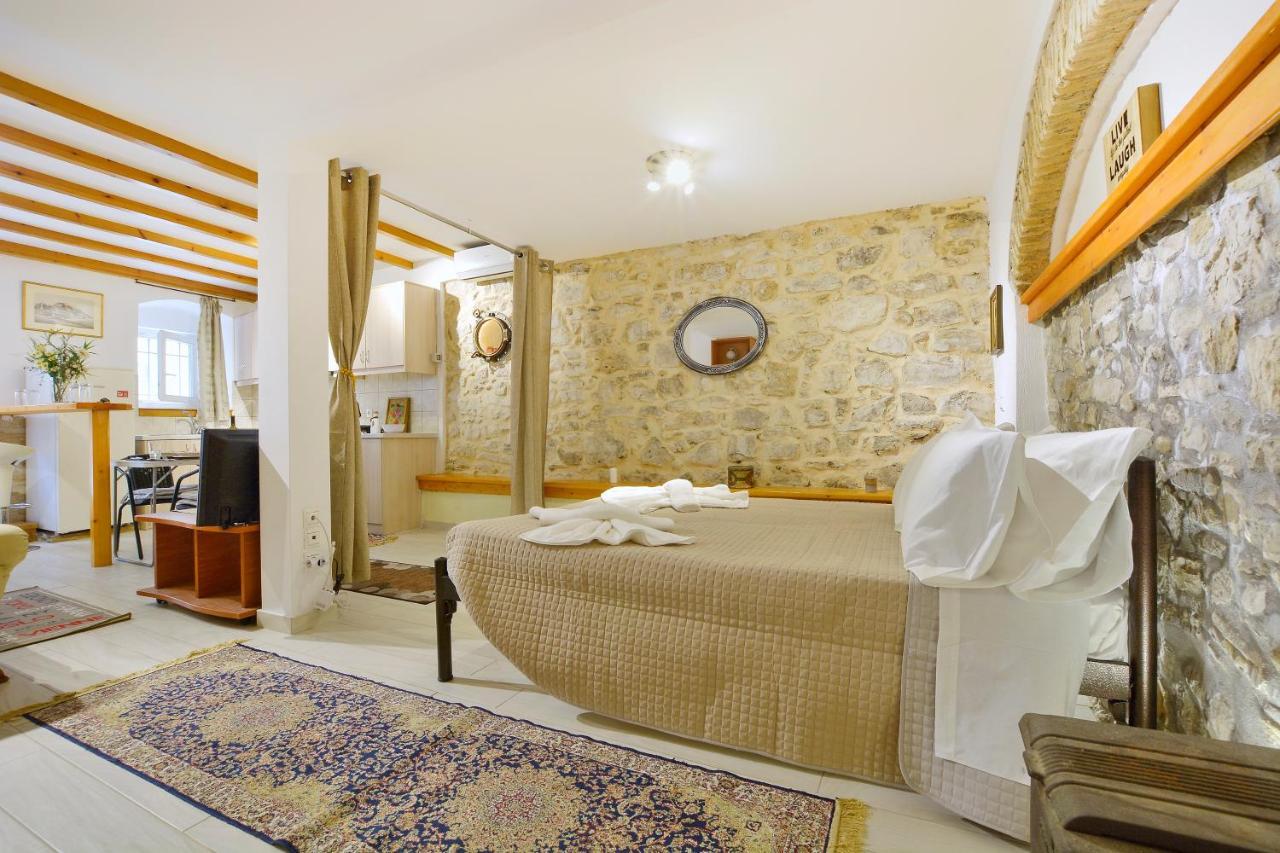 Studio In Corfu Town Exterior photo