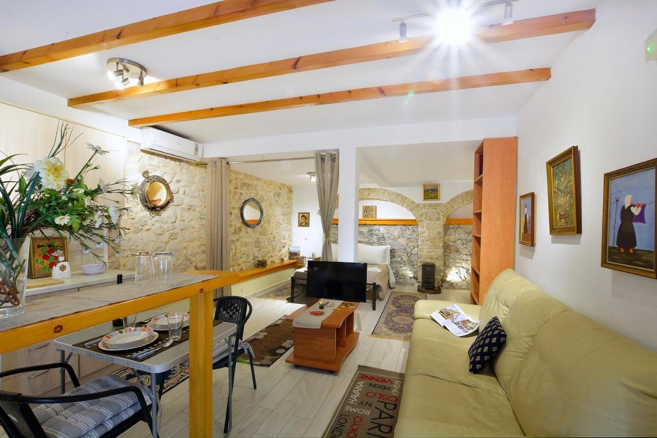 Studio In Corfu Town Exterior photo