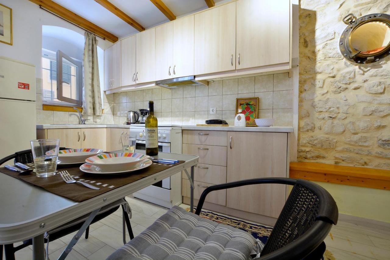 Studio In Corfu Town Exterior photo